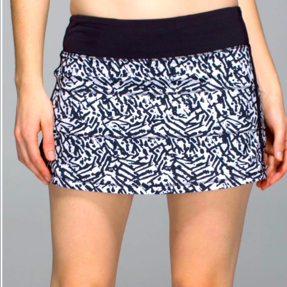 SOLD!! Lululemon pace rival skirt skort rare black & white animal print size 4